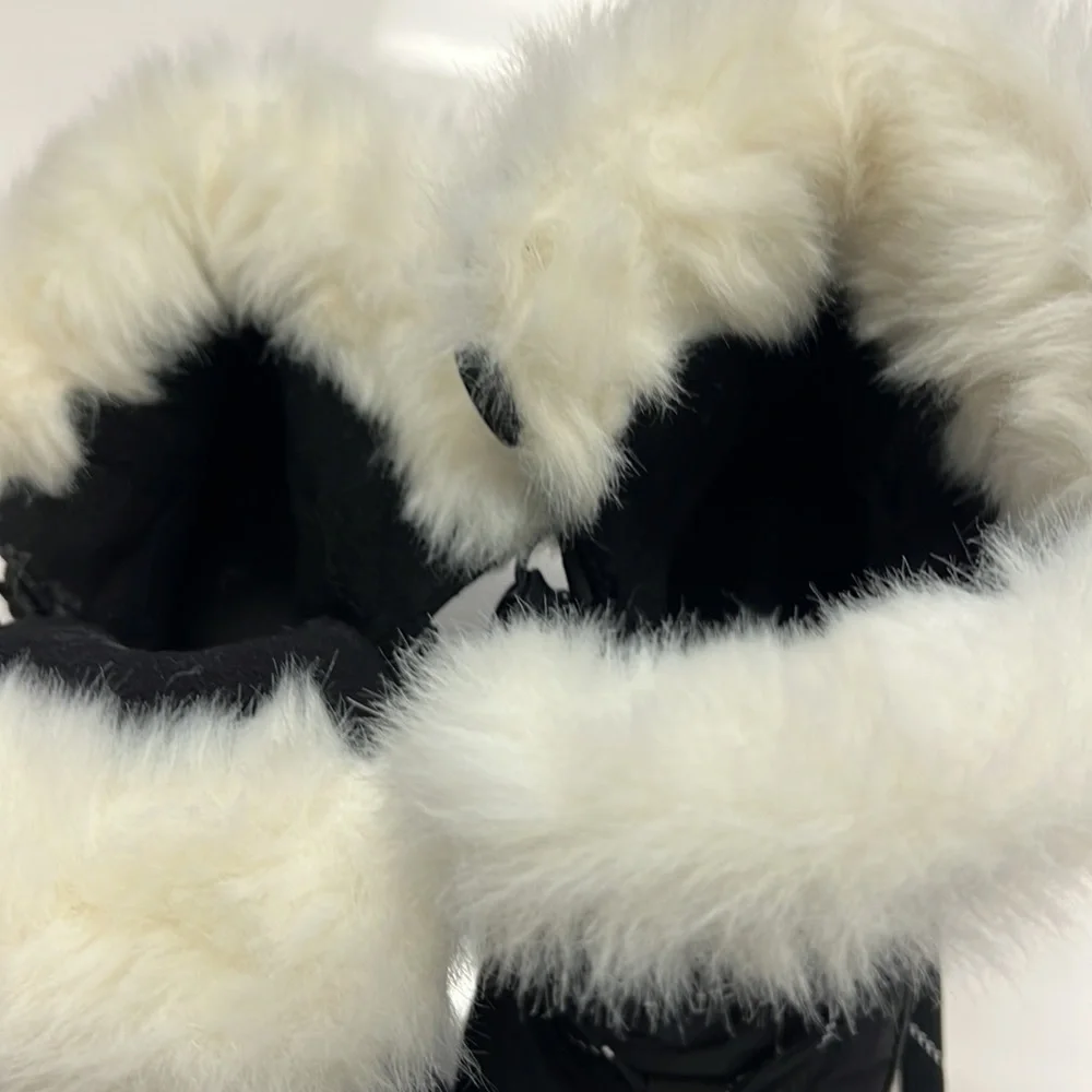 Brand new never worn Sorel Whitney boot size 6.5